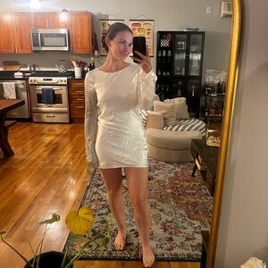 Elegant White Long-Sleeve low back Dress